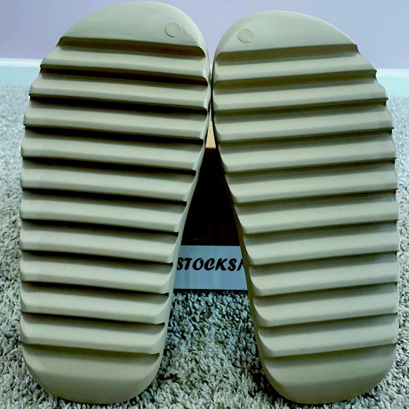 Yeezy FIRST RELEASE 2019 “PURE” slip on’s w7 m5 - Picture 3 of 3